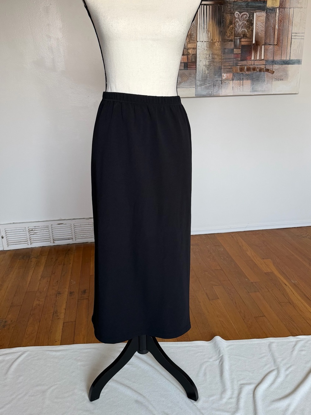 Midnight Velvet size 12 Sleek Black Midi Skirt